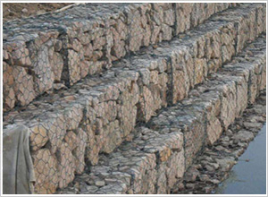 石籠網(wǎng)擋土墻 石籠網(wǎng)擋土墻